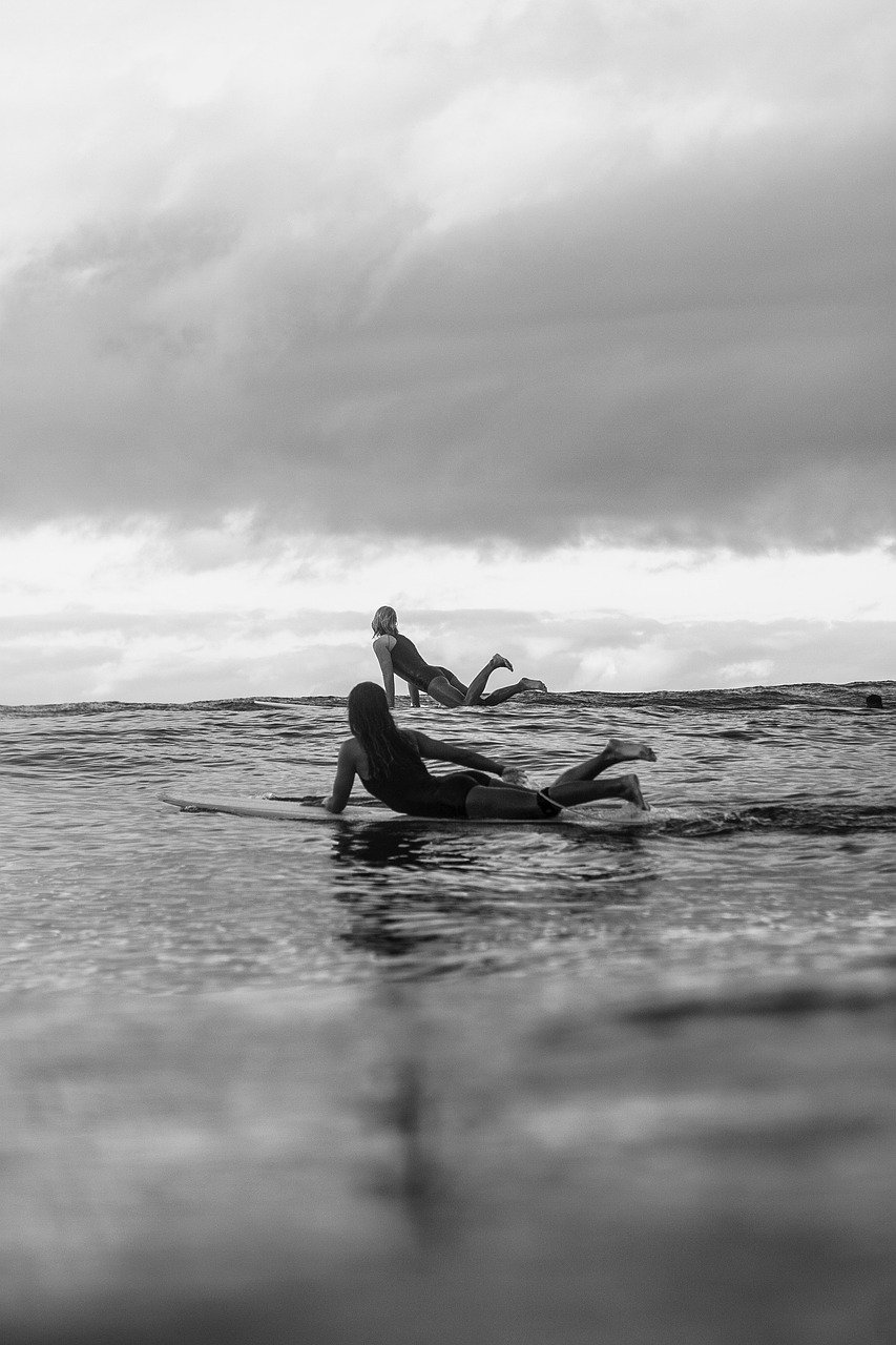 girls, surf, waves, surfers, female, women, female surfers, surfing, surfboards, sea, ocean, watersports, monochrome, nature, black and white